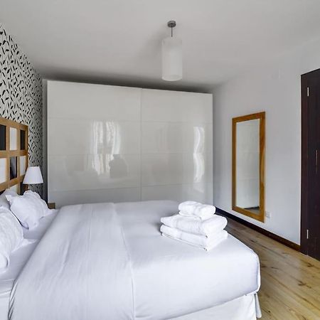 Big Stylish And Modern Apartment In Madrid Centre Esterno foto
