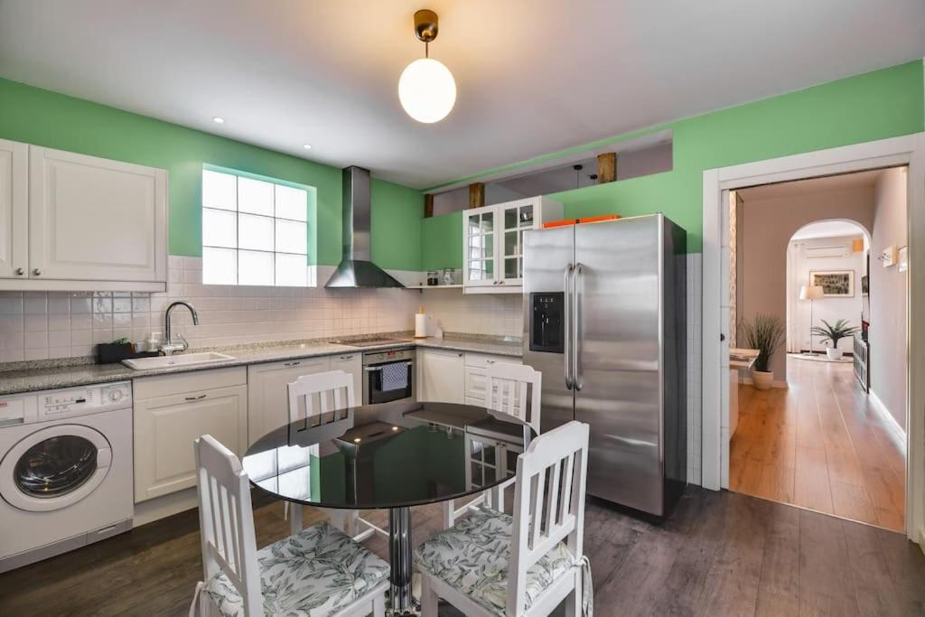 Big Stylish And Modern Apartment In Madrid Centre Esterno foto